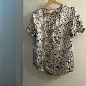 Equipment Femme 100% Silk size XS snake print